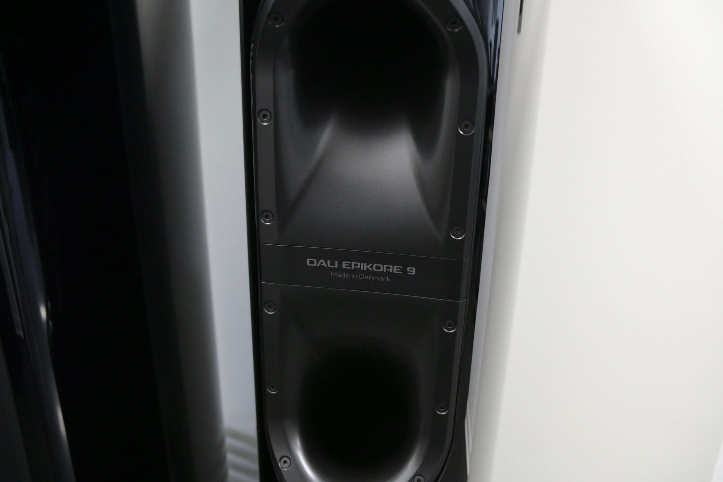 DALI Epikore 9 schwarz High-End Standlautsprecher