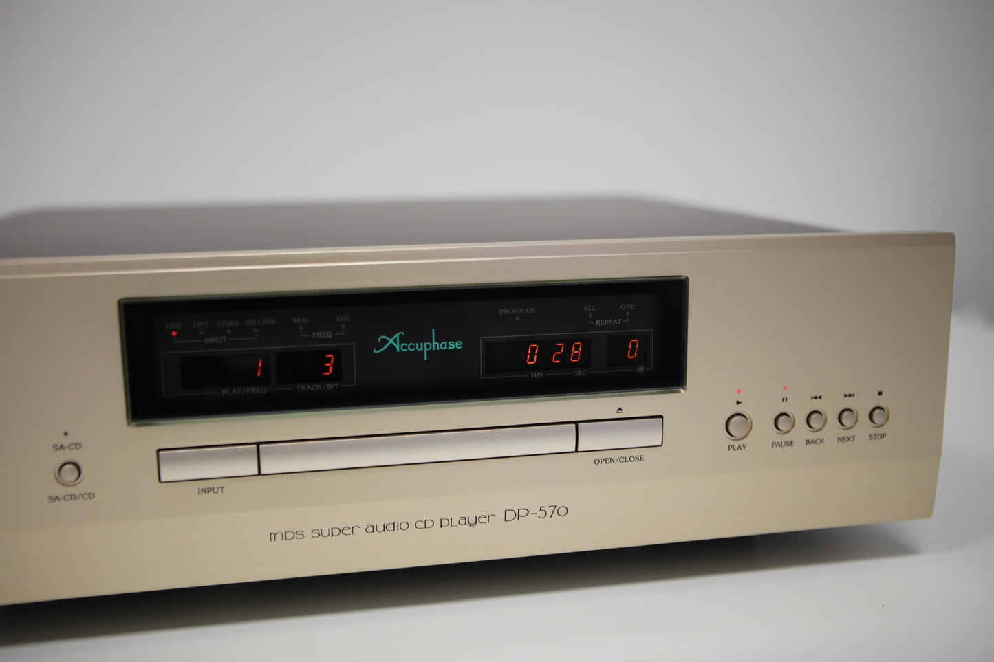 ACCUPHASE DP-570 P.I.A High-End SACD/CD-Player