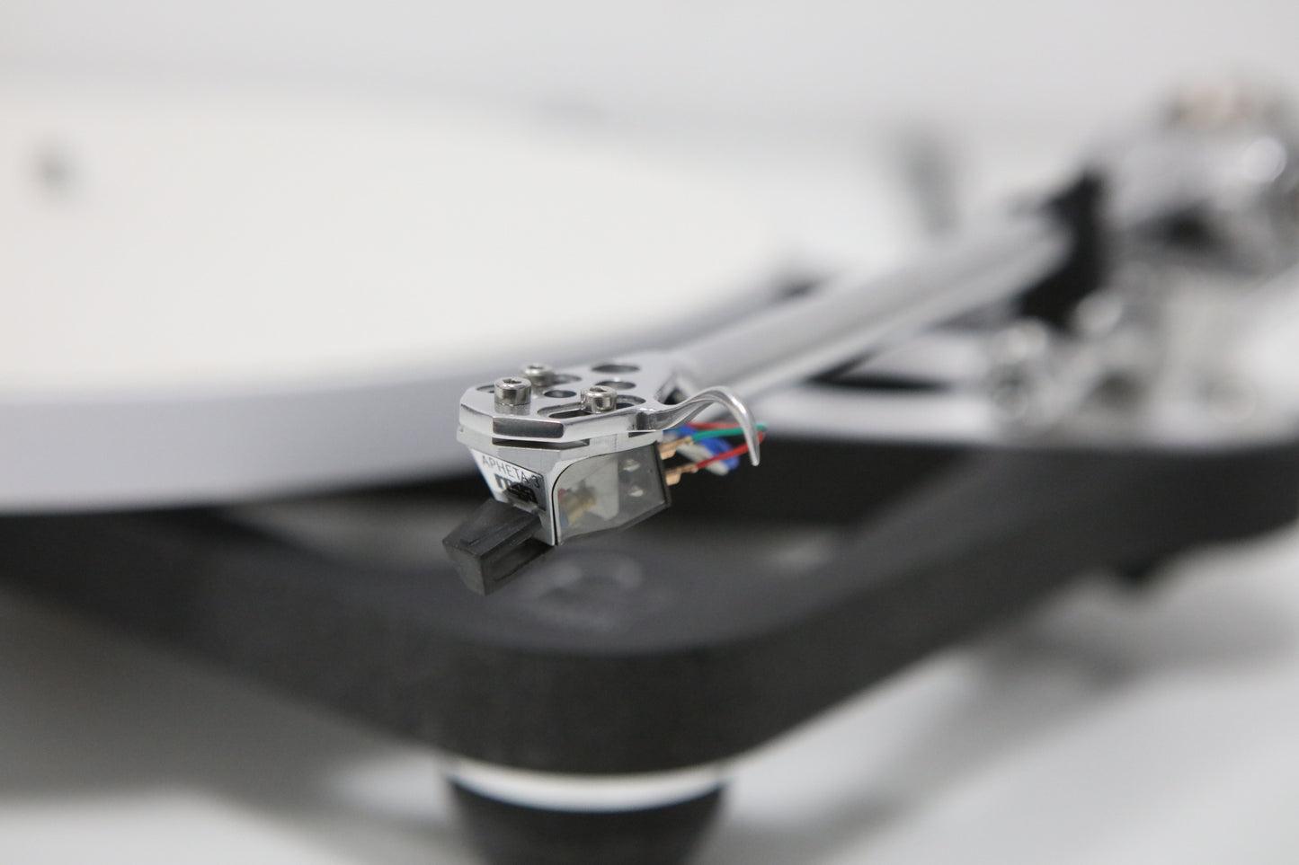Rega Planar 10 mit Apheta 3 Referenz-Plattenspieler