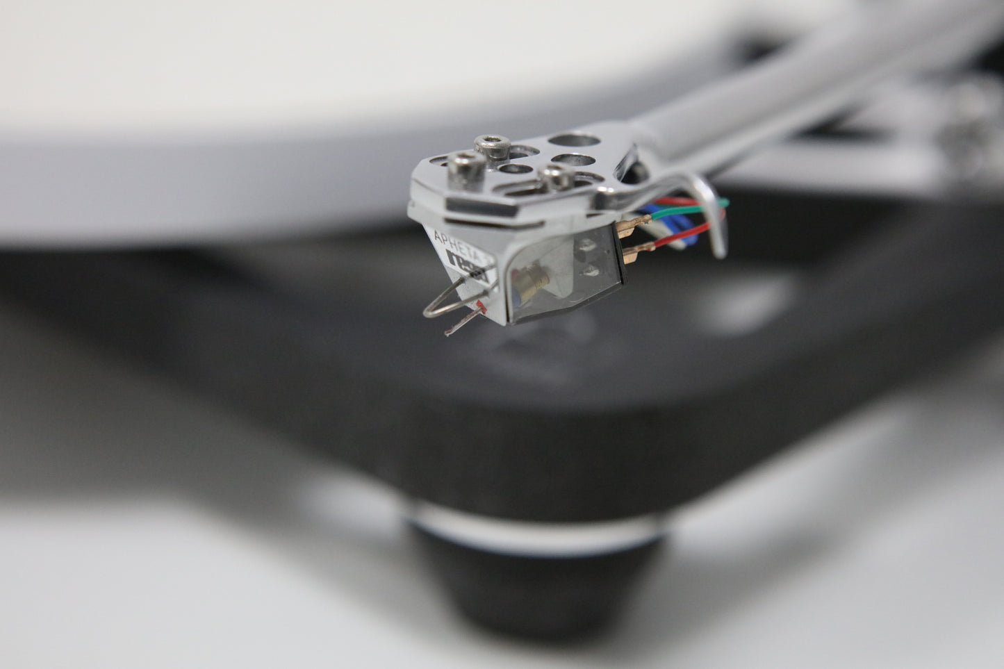 Rega Planar 10 mit Apheta 3 Referenz-Plattenspieler