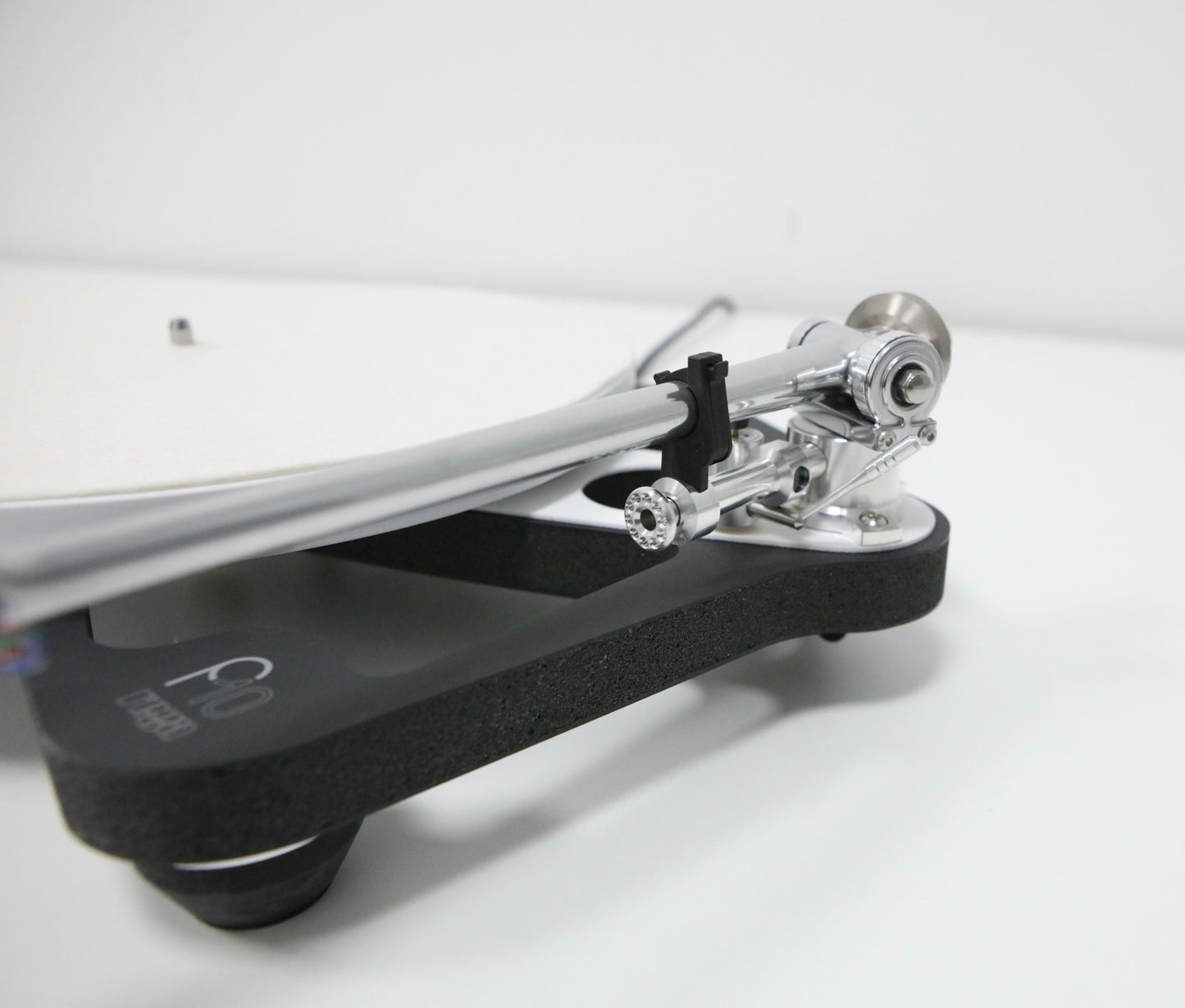 Rega Planar 10 mit Apheta 3 Referenz-Plattenspieler