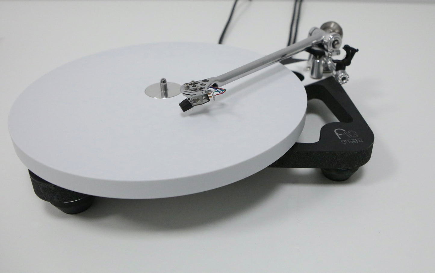 Rega Planar 10 mit Apheta 3 Referenz-Plattenspieler