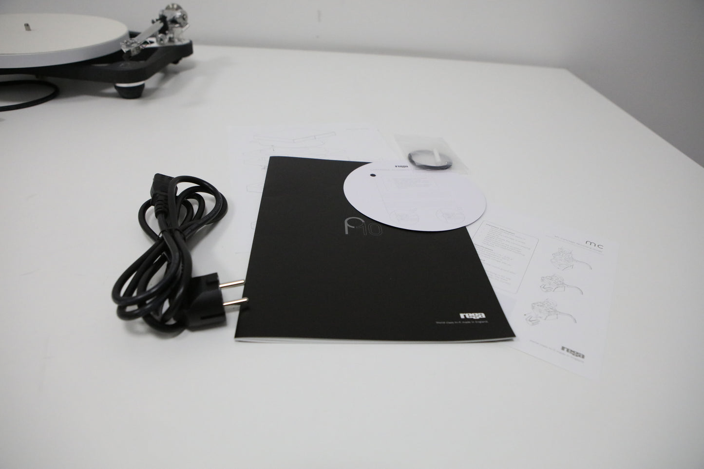 Rega Planar 10 mit Apheta 3 Referenz-Plattenspieler
