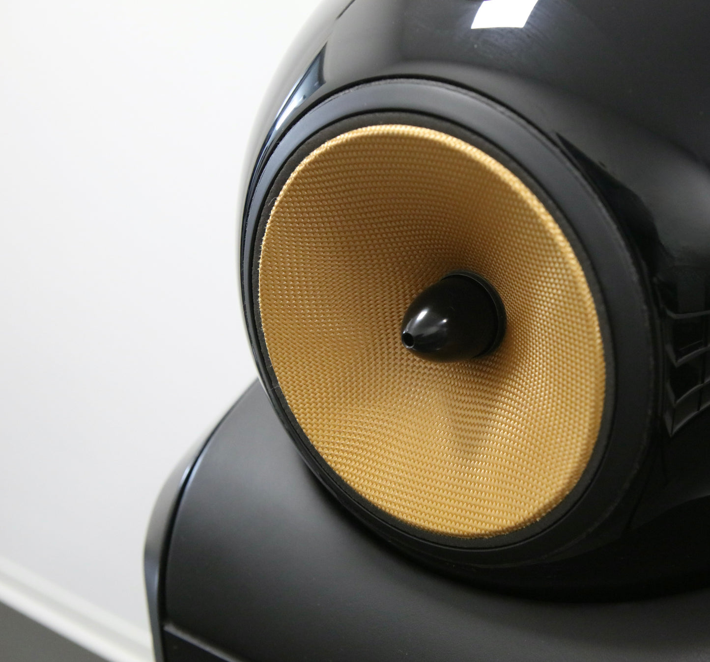 Bowers & Wilkins B&W Nautilus 800 *Klanglegende in Perfektion*