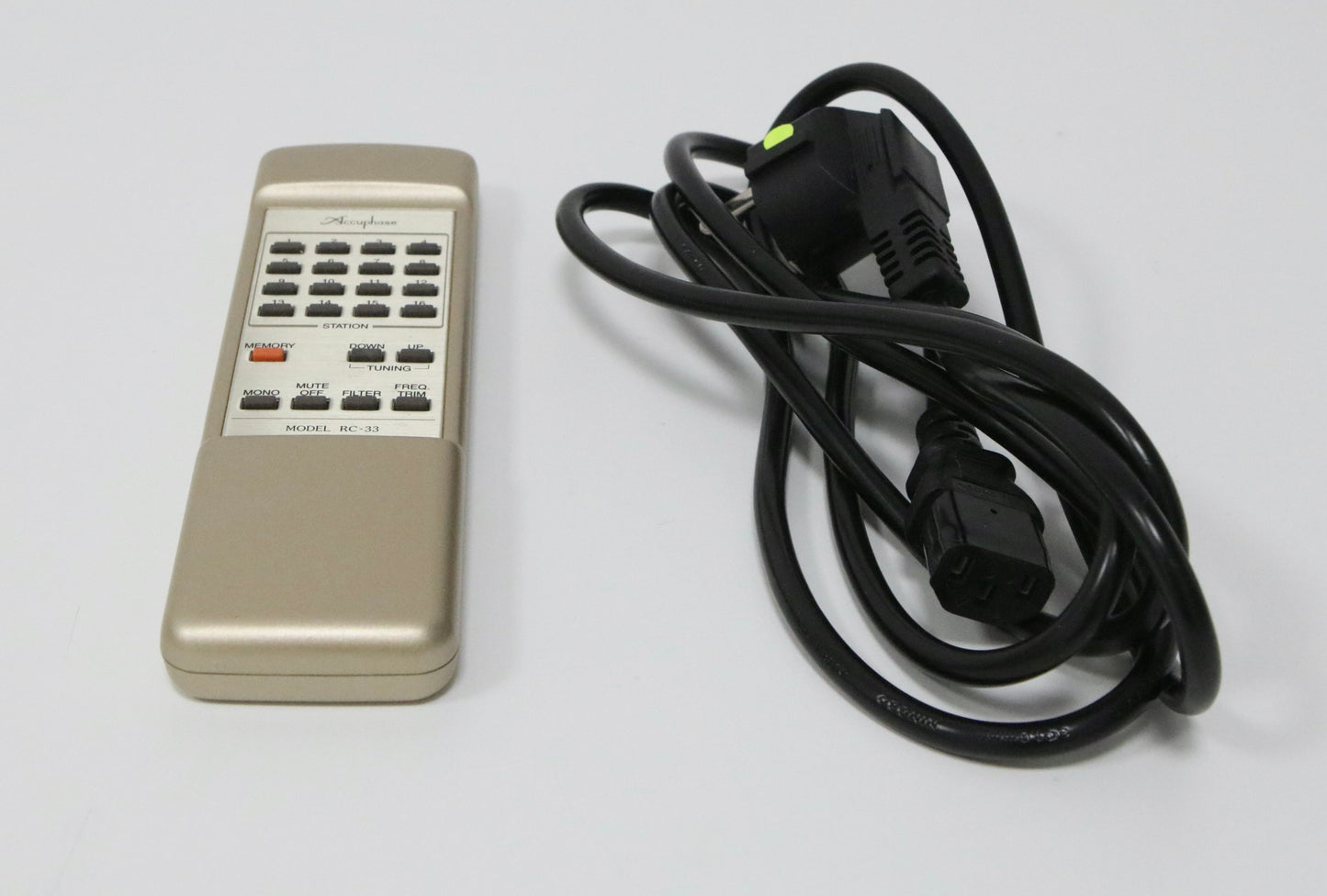 ACCUPHASE T-1000 P.I.A. High-End Tuner