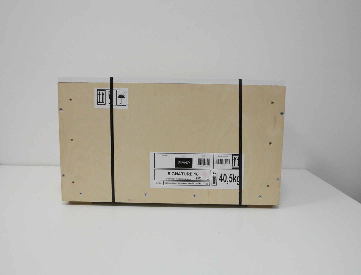 Pro-Ject Signature 10 schwarz ungeöffnete OVP Platttenspieler