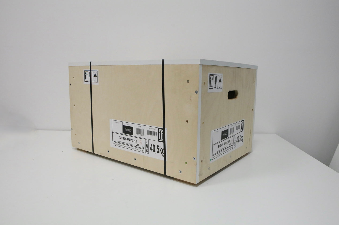 Pro-Ject Signature 10 schwarz ungeöffnete OVP Platttenspieler