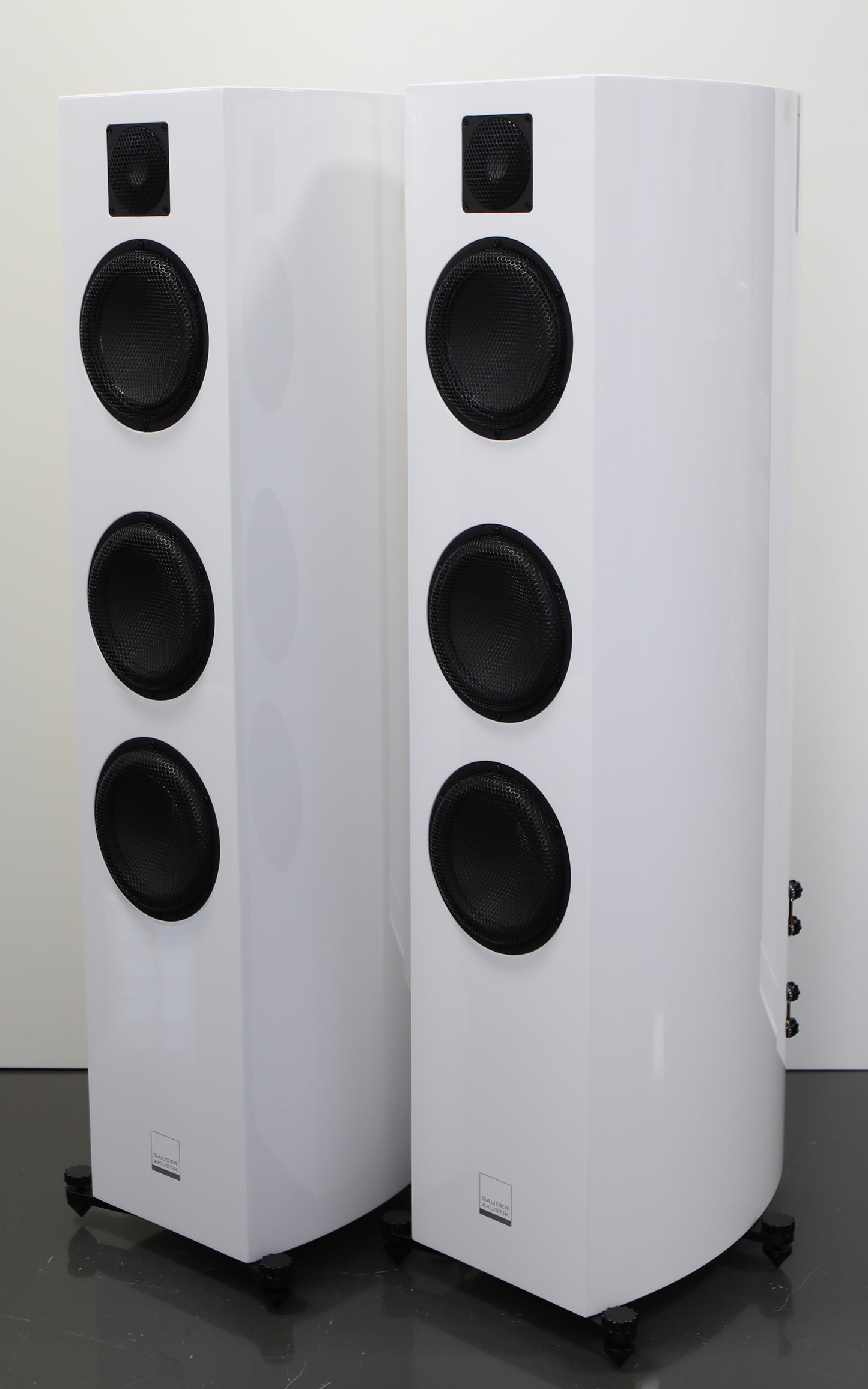 Gauder Akustik GAUDER AKUSTIK CASSIANO MKII BLACK EDITION weiß High-End Standlautsprecher