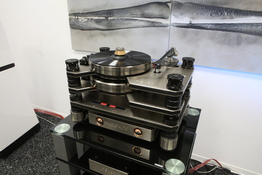 Kronos Audio Pro mit Black Beauty Tonarm Referenz-Plattenspieler