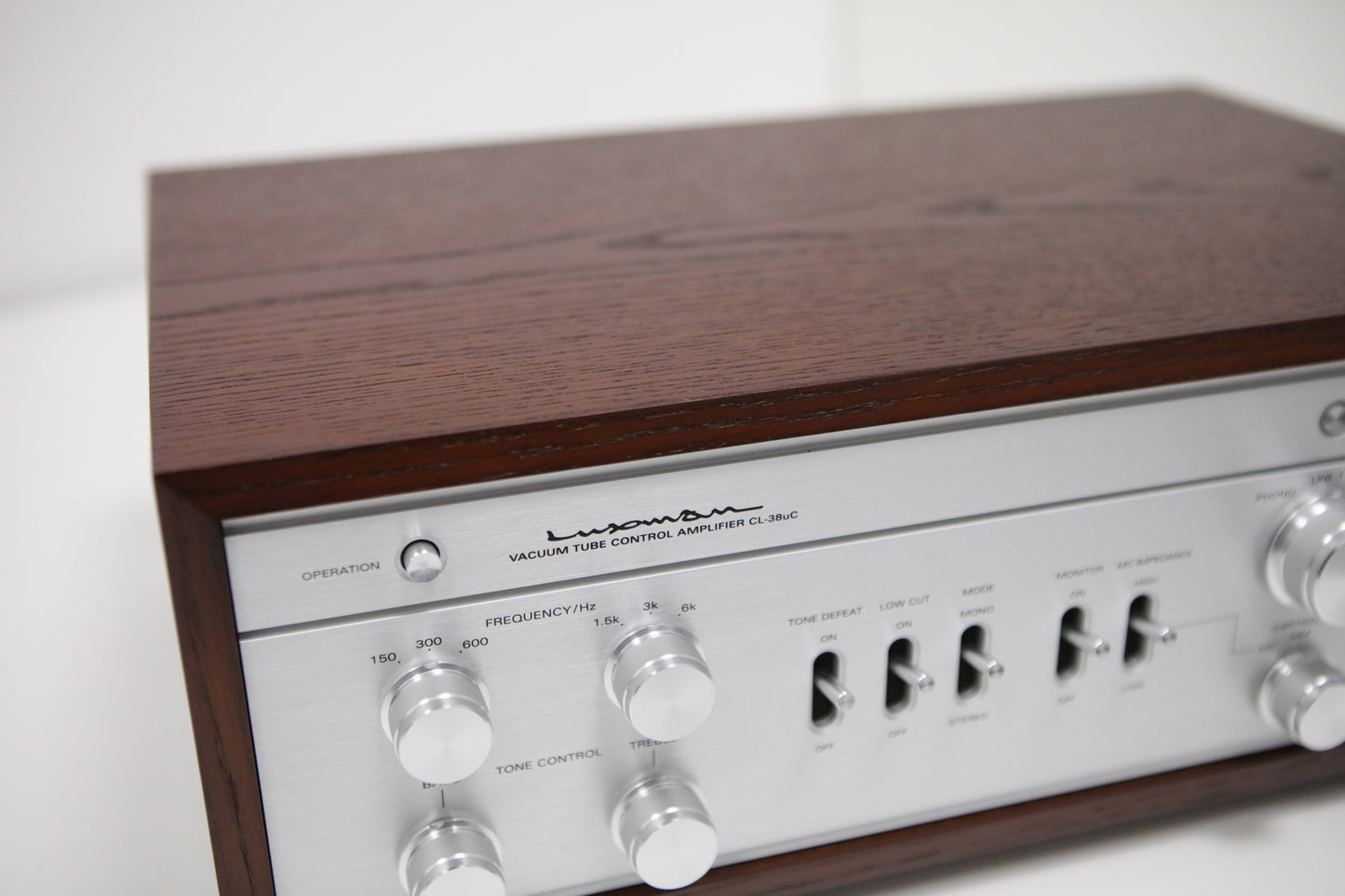 Luxman CL-38uC Röhren-Vorverstärker