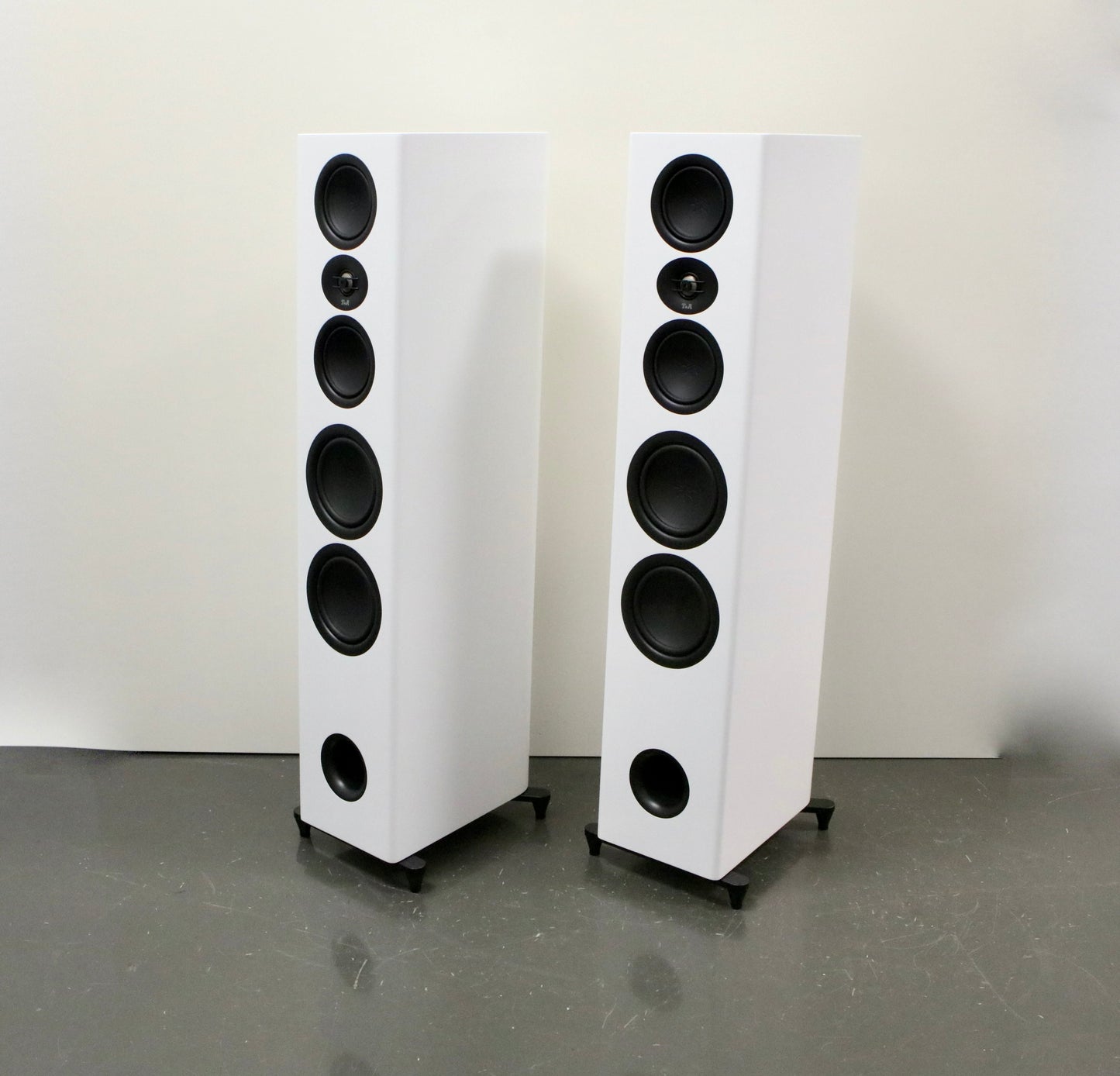 T+A S 130 weiß High-End Standlautsprecher