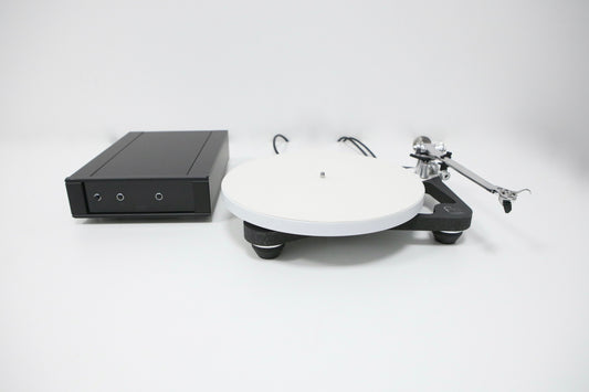 Rega Planar 10 mit Apheta 3 Referenz-Plattenspieler