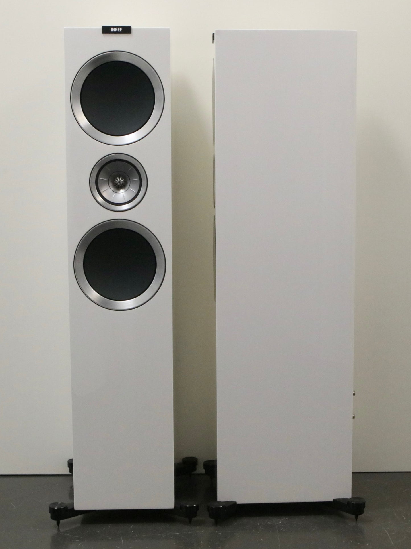KEF R900 weiß High-End Standlautsprecher