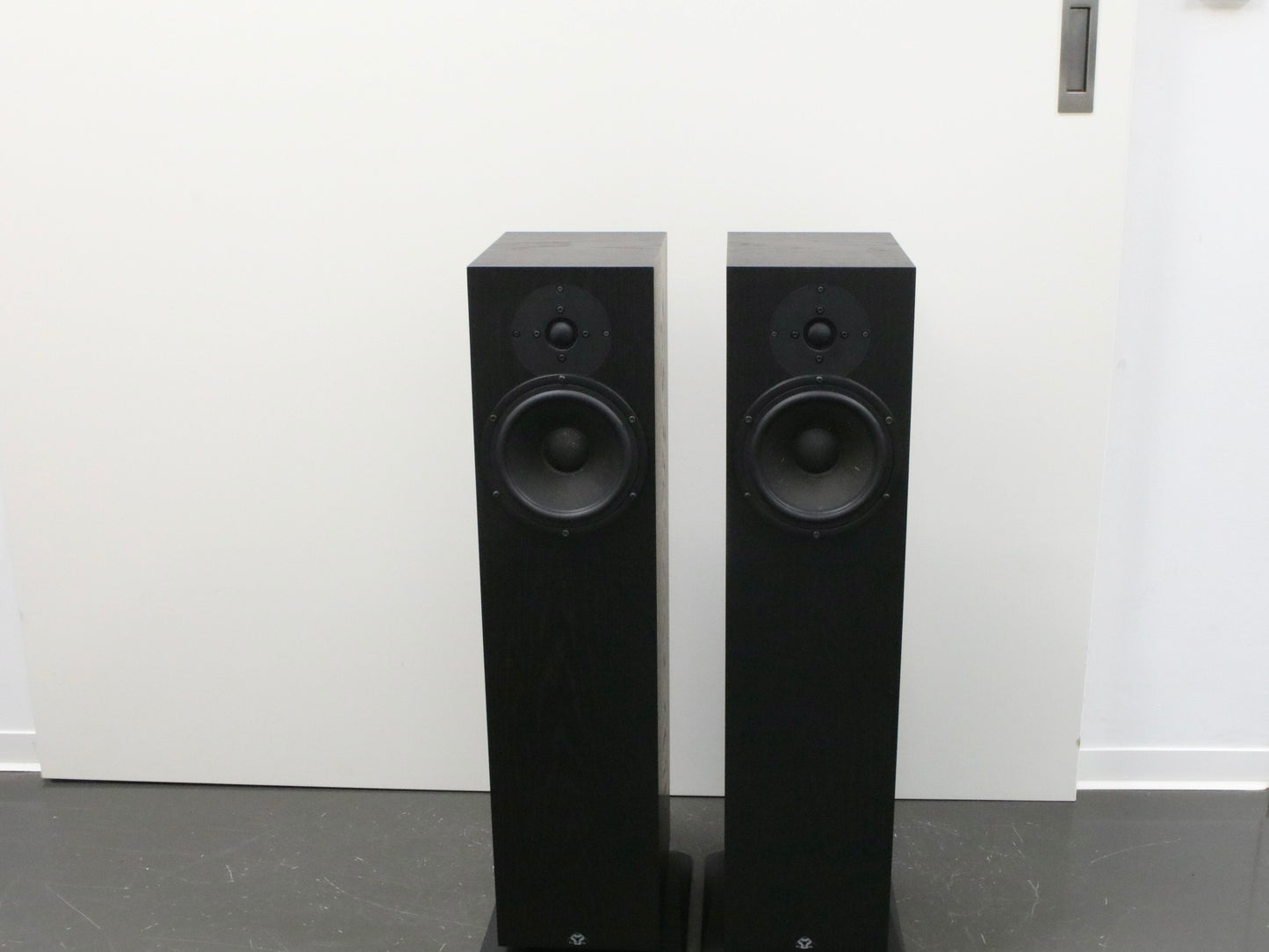 Kudos X3 schwarz High-End Standlautsprecher