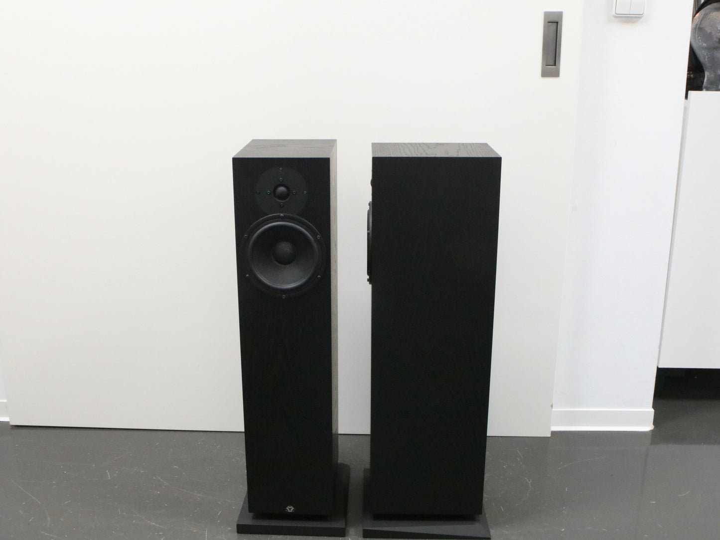 Kudos X3 schwarz High-End Standlautsprecher