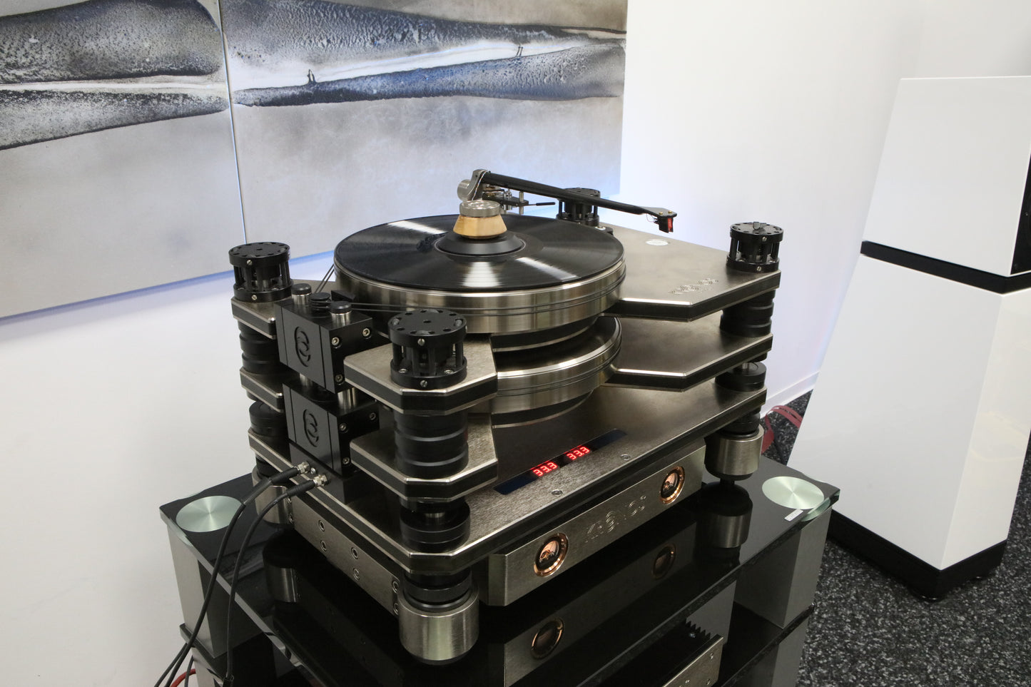 Kronos Audio Pro mit Black Beauty Tonarm Referenz-Plattenspieler