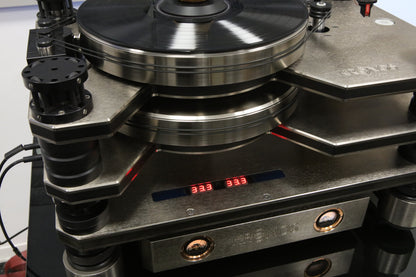 Kronos Audio Pro mit Black Beauty Tonarm Referenz-Plattenspieler