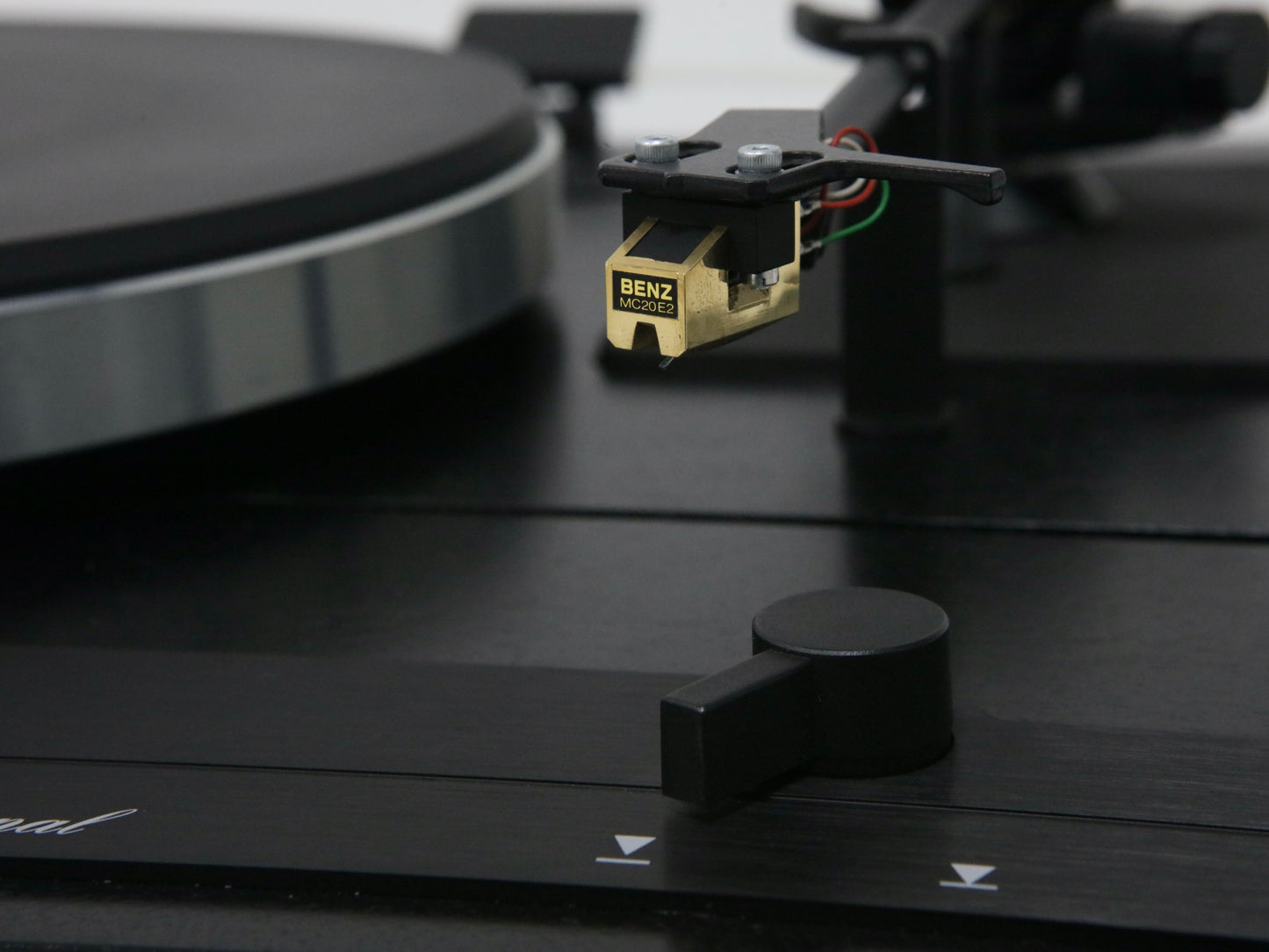 Thorens TD 520 mit Benz MC20E2 Retro High-End Plattenspieler