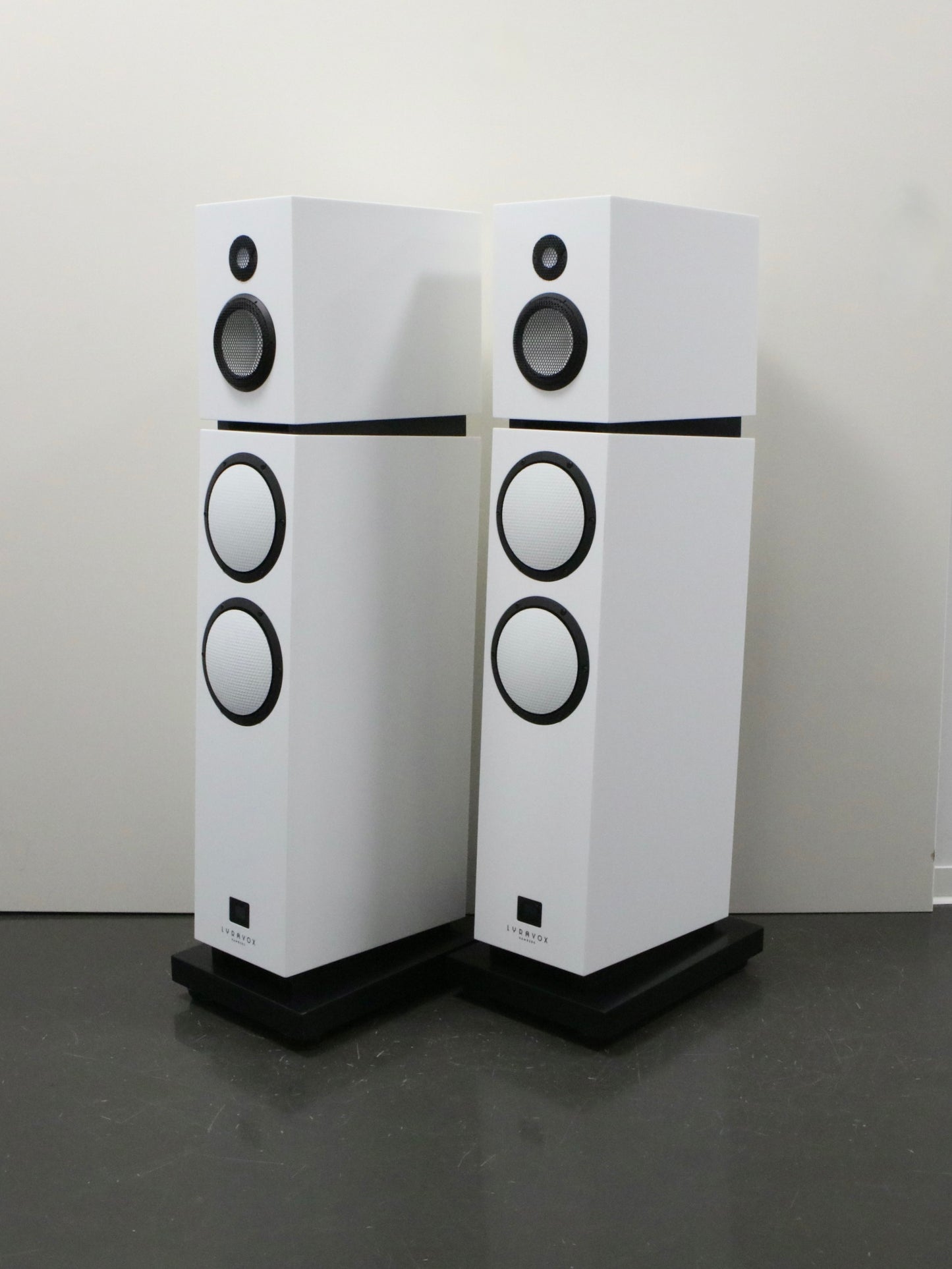 Lyravox Karlsson Mini Tower Monolith Aktiv-Lautsprecher