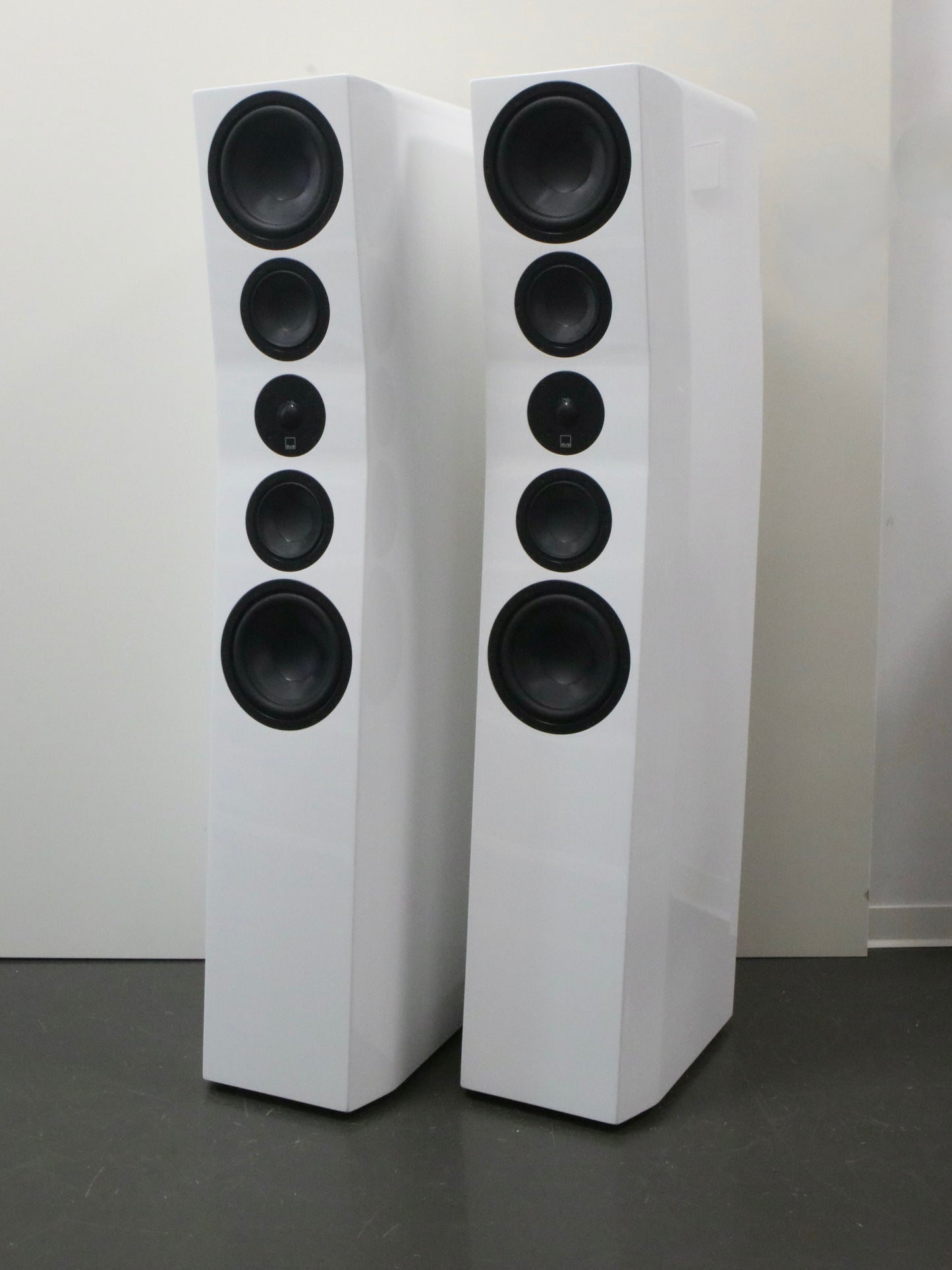 SVS Ultra Evolution Titan High-End Standlautsprecher weiß