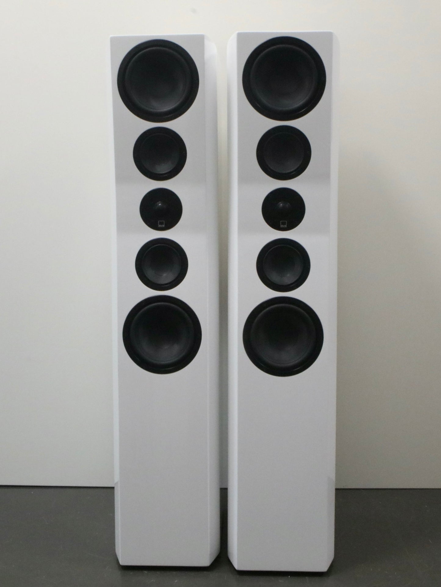 SVS Ultra Evolution Titan High-End Standlautsprecher weiß