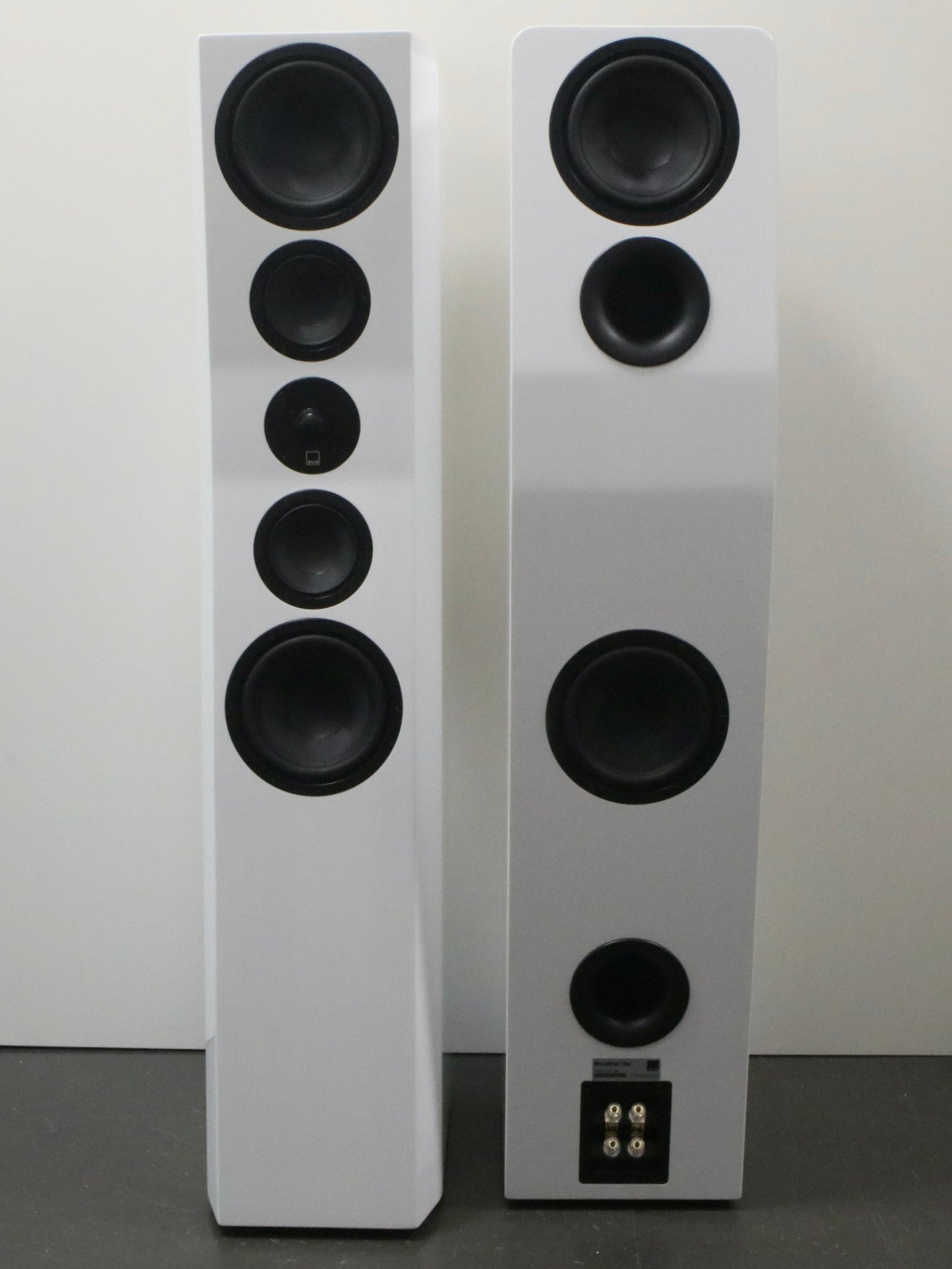 SVS Ultra Evolution Titan High-End Standlautsprecher weiß