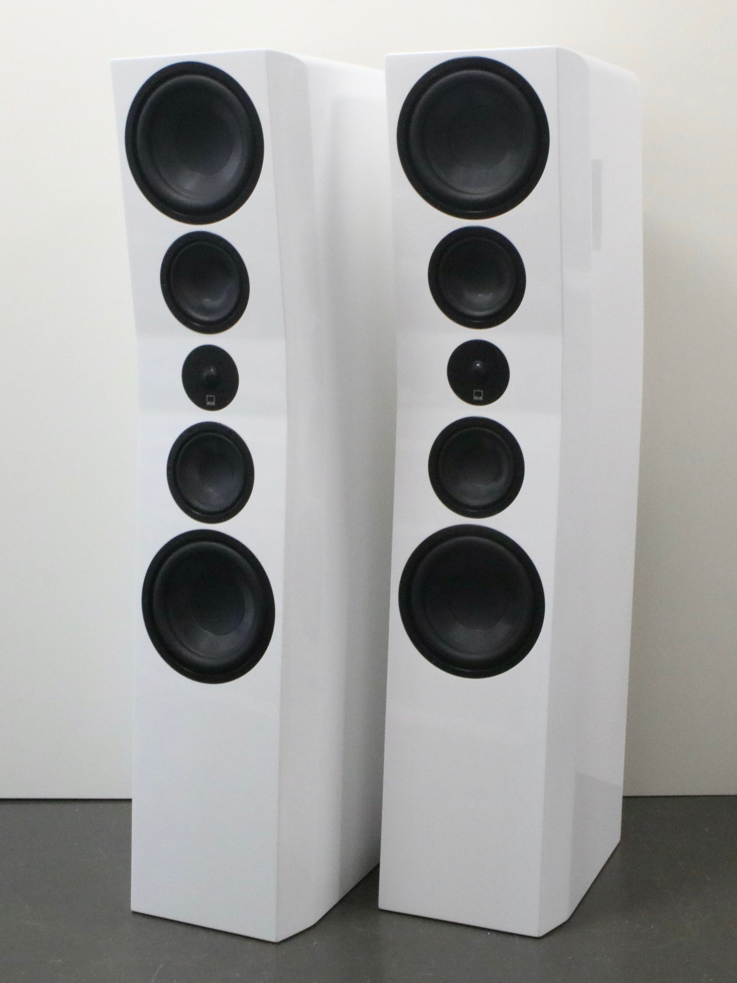 SVS Ultra Evolution Pinnacle High-End Standlautsprecher weiß