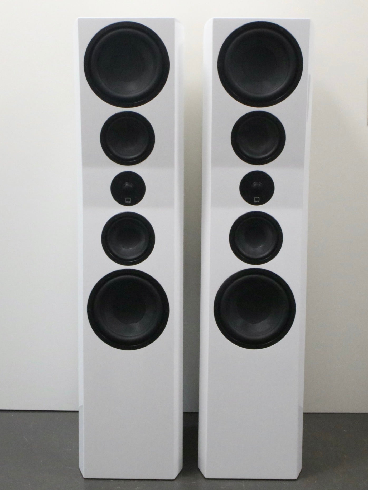 SVS Ultra Evolution Pinnacle High-End Standlautsprecher weiß