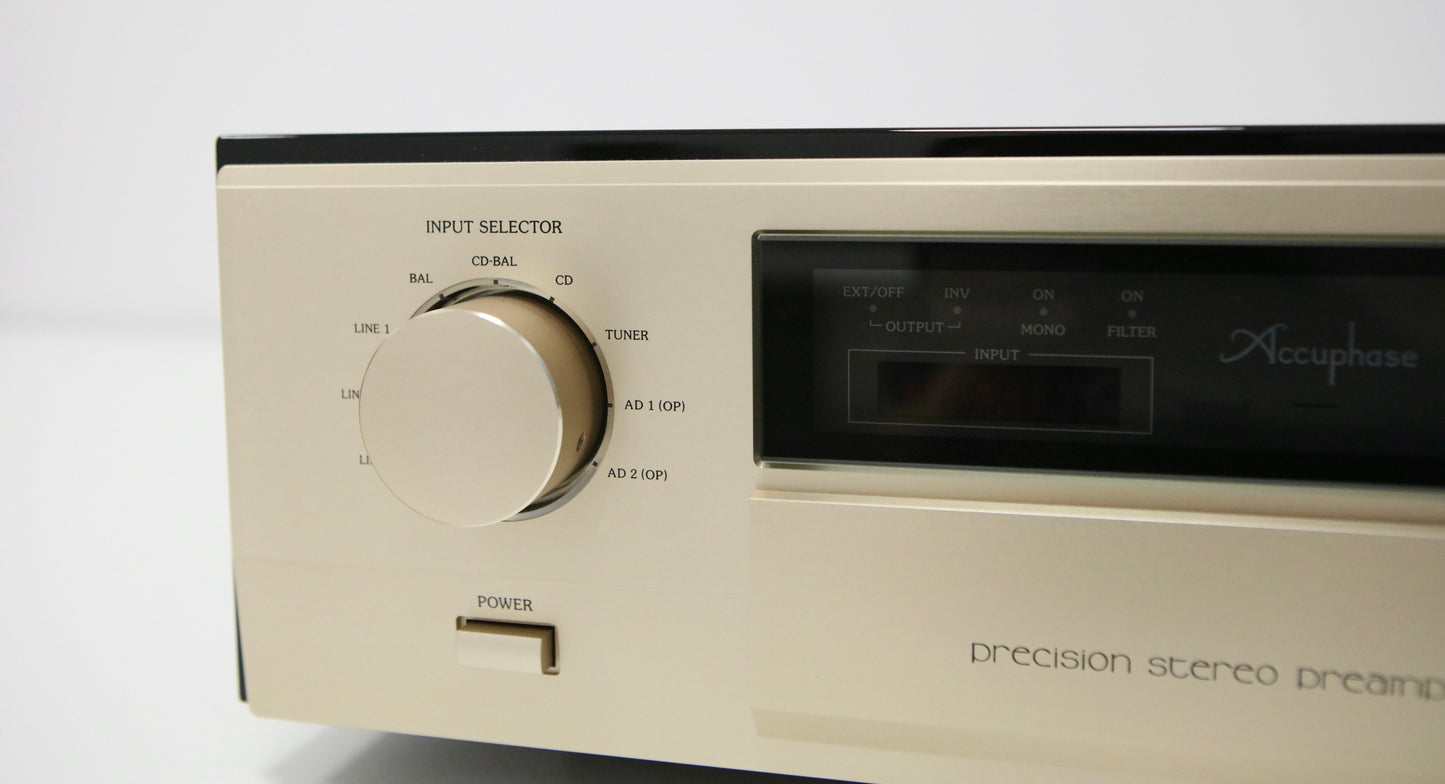 Accuphase C2820 P.I.A. High-End Vorstufe der Extraklasse!