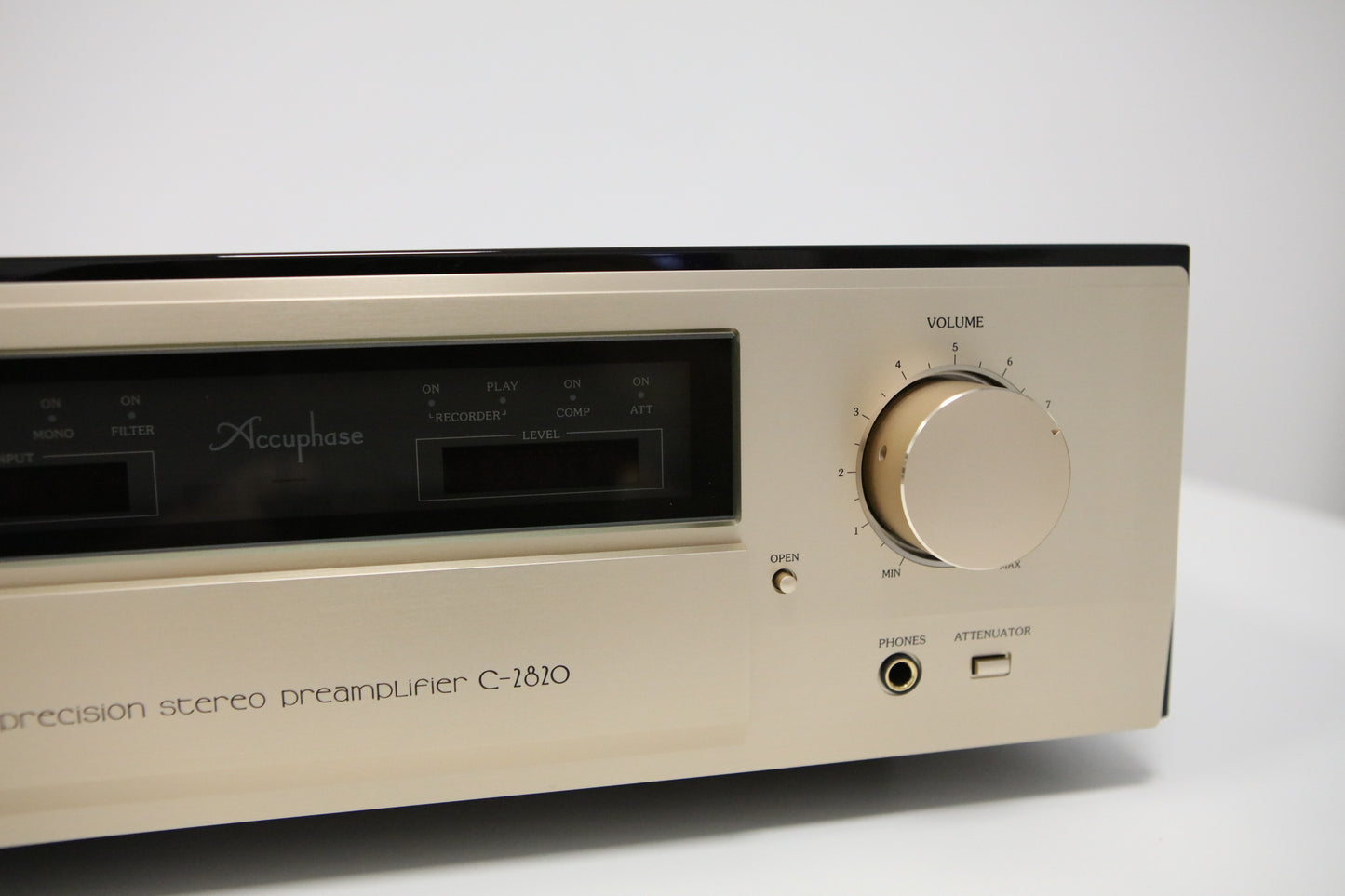 Accuphase C2820 P.I.A. High-End Vorstufe der Extraklasse!