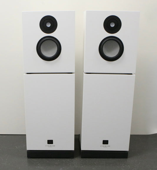 Lyravox Karlina II aus 2024 High-End Aktivlautsprecher